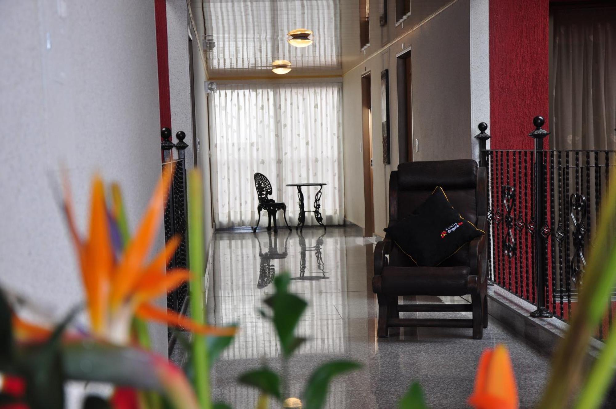 Hoteles Bogotá Inn La Soledad Esterno foto
